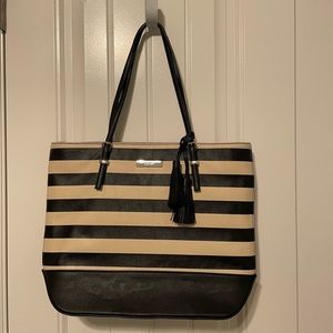 Nine West tote bag..like new!!!